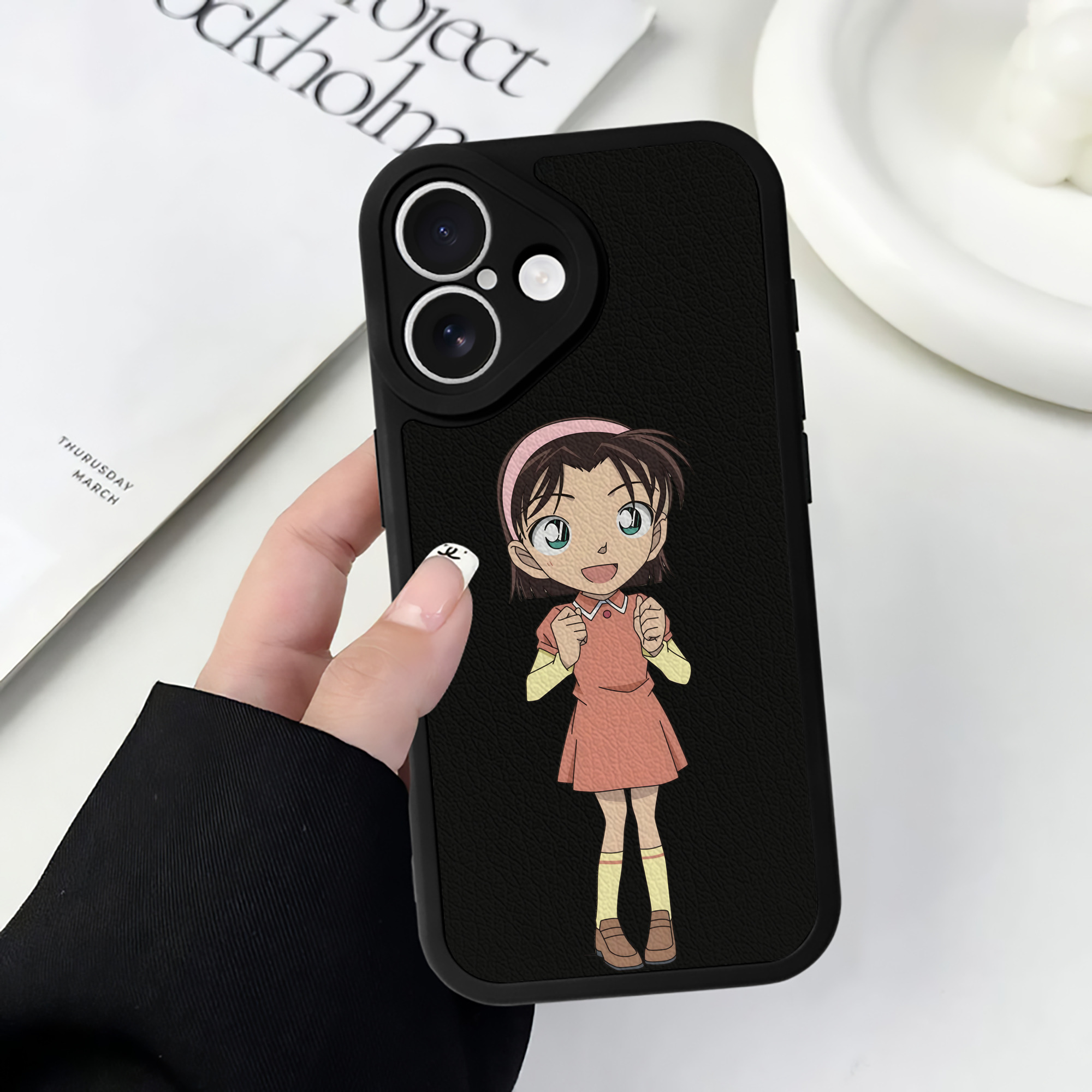 （画像用） 名探偵コナン 吉田 歩美 よしだ あゆみ Detective Conan my Yeager 【iPhone 16シリーズ対応】シリコンスマホケース（レザー調） 材質：シリコン